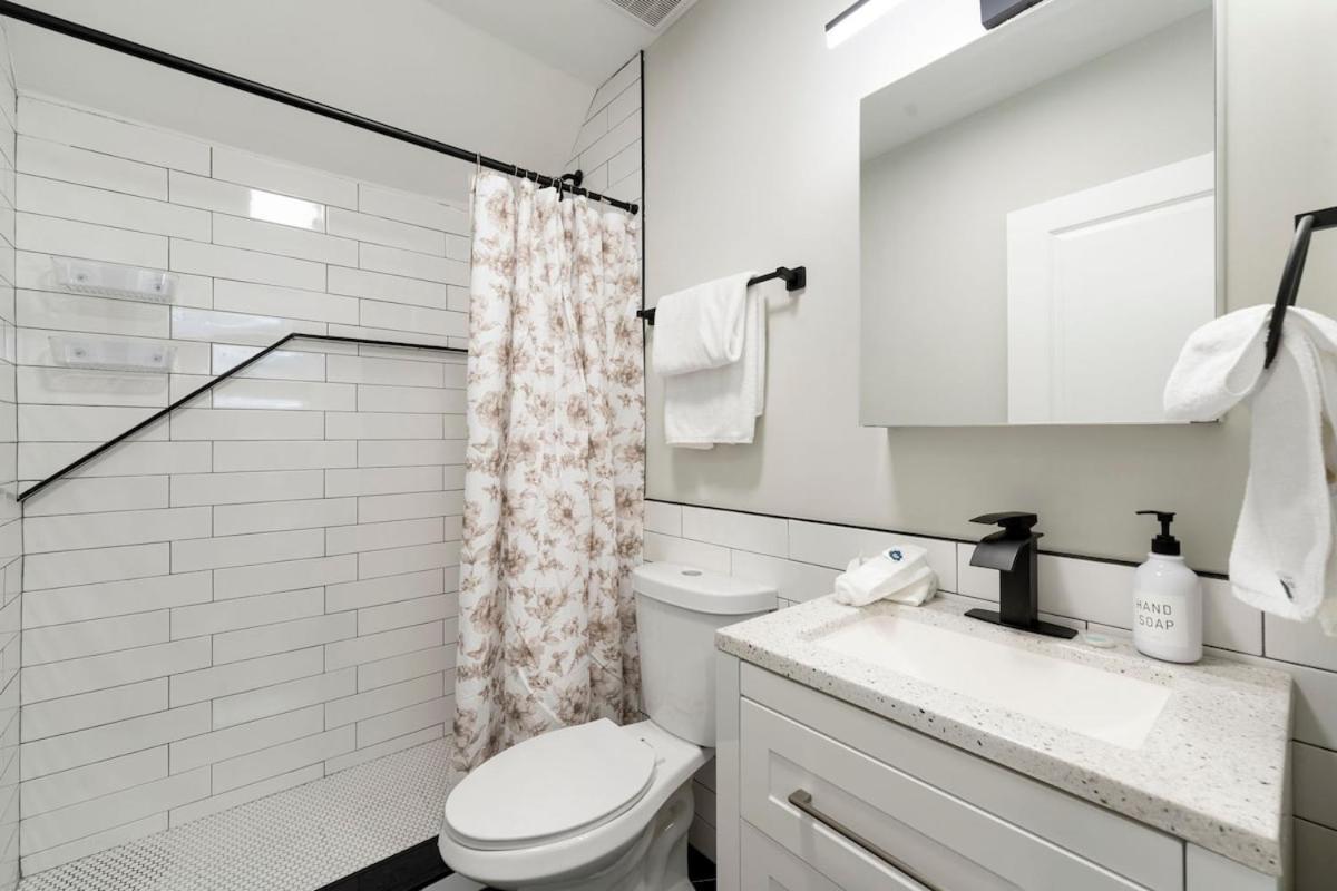 2 Bed & 3 Bath Chicago Condo Ngoại thất bức ảnh