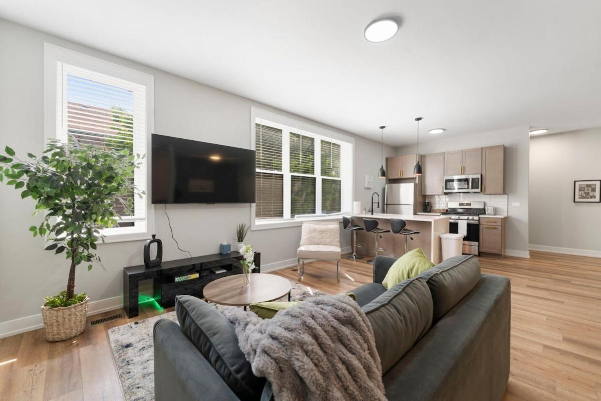 2 Bed & 3 Bath Chicago Condo Ngoại thất bức ảnh
